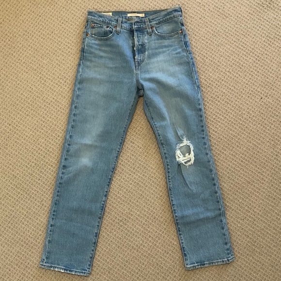 Levi’s Wedgie Straight Jean in Tango Fray - Picture 2 of 4